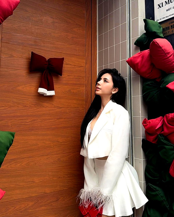 lyhythuedoxinh instagram image archive image