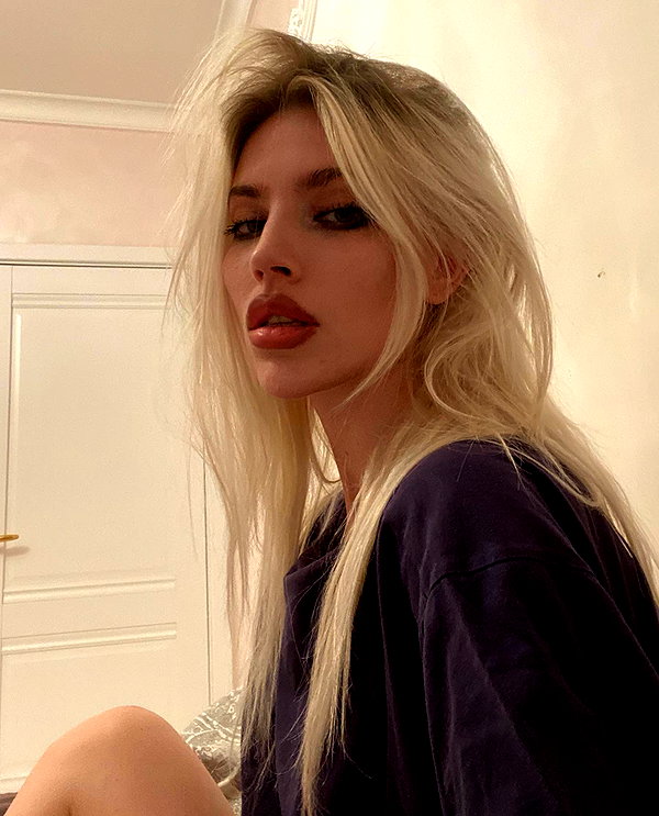 anya4everr instagram image archive image