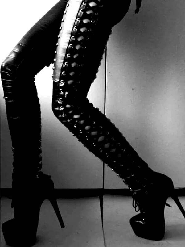 chica.niebla instagram image archive image
