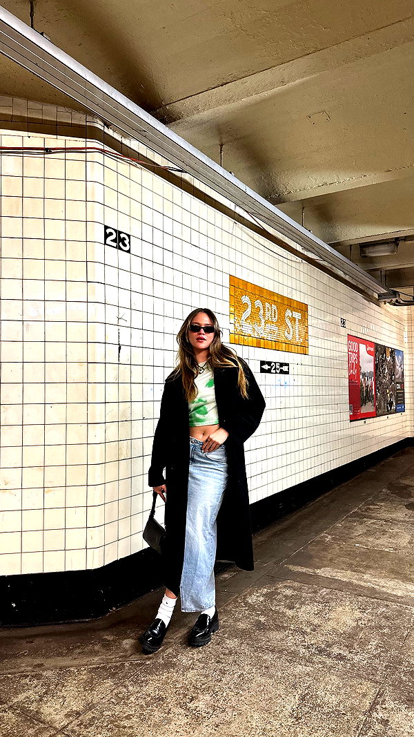 romi_henenson instagram image archive image