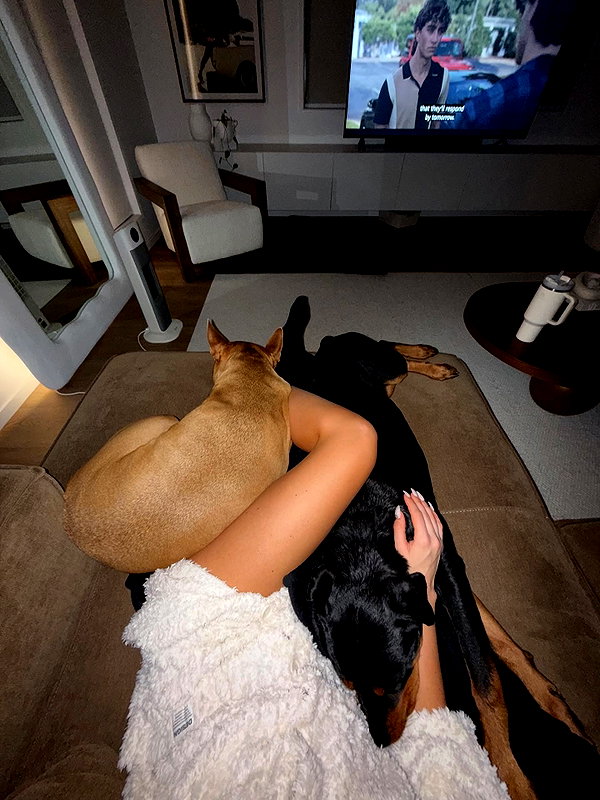 olivia.mathers instagram image archive image