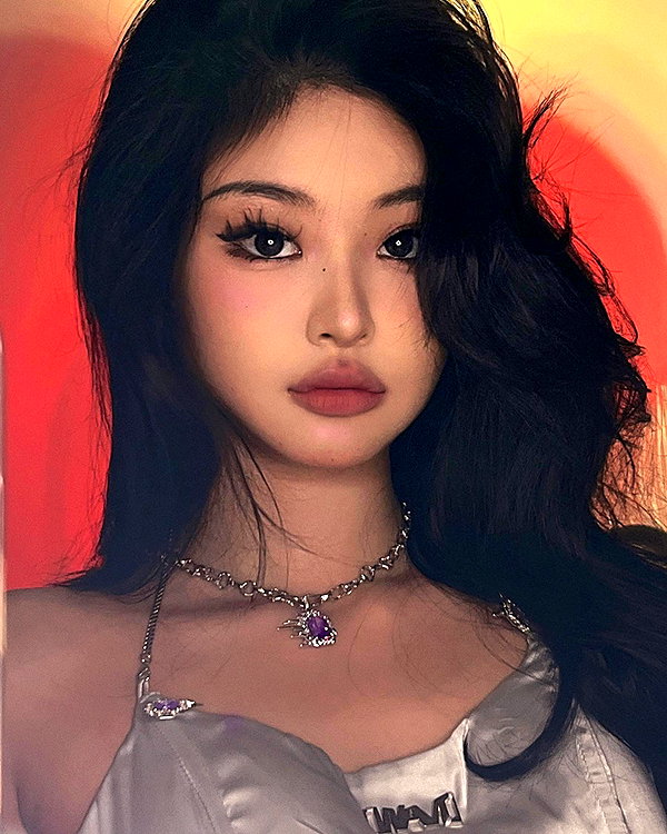 ll.lu1s instagram image archive image