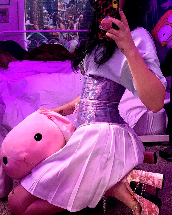 yeahimcaroline instagram image archive image