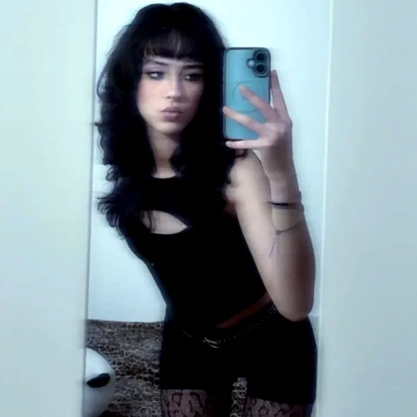 chica.niebla instagram image archive image