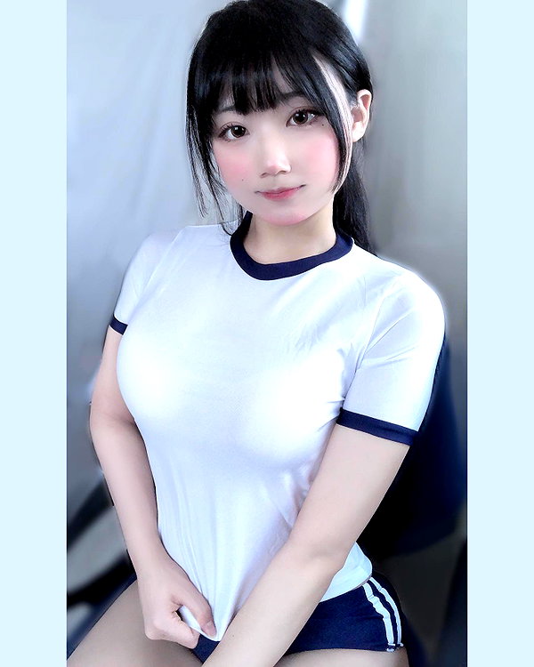 purinn_cos instagram image archive image