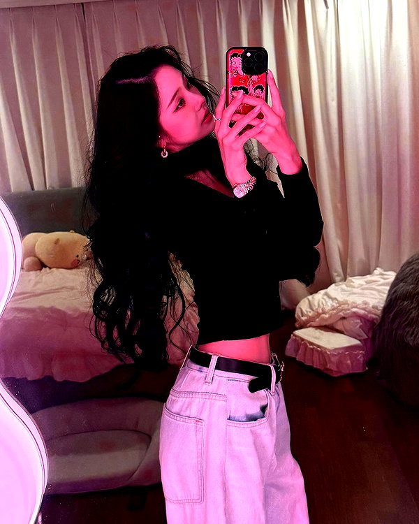 dear.zia instagram image archive image