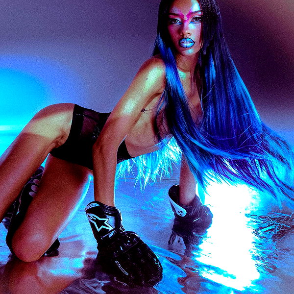leonanaomii instagram image archive image