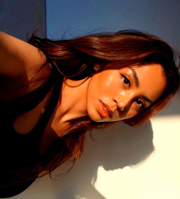 baddiesessence instagram image archive image