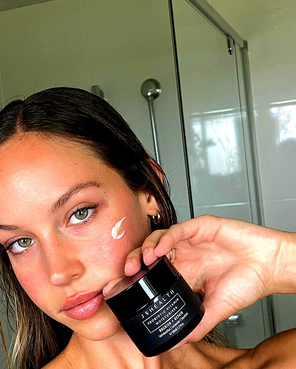 olivia.mathers instagram image archive image