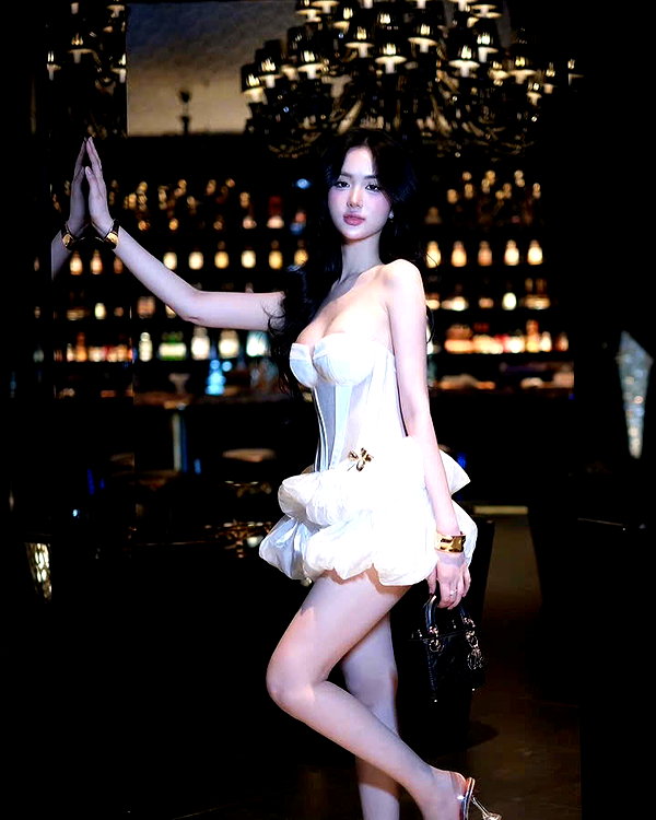 lyhythuedoxinh instagram image archive image