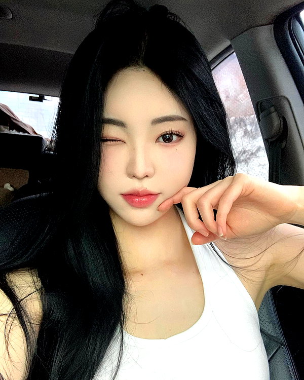 daxbin instagram image archive image