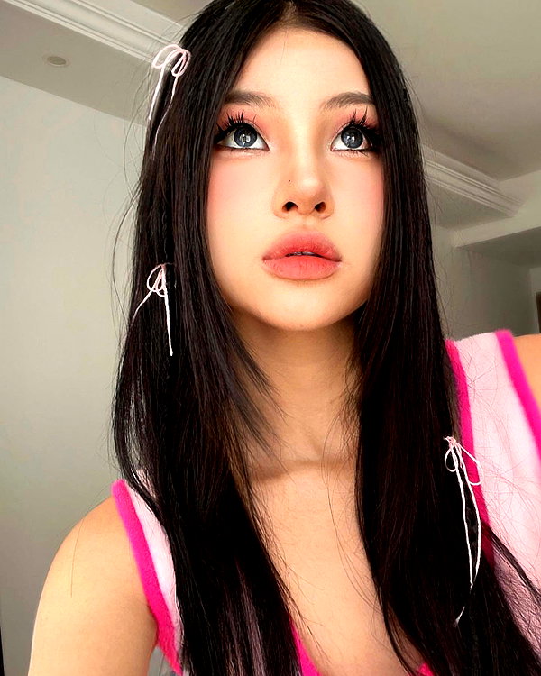 ll.lu1s instagram image archive image