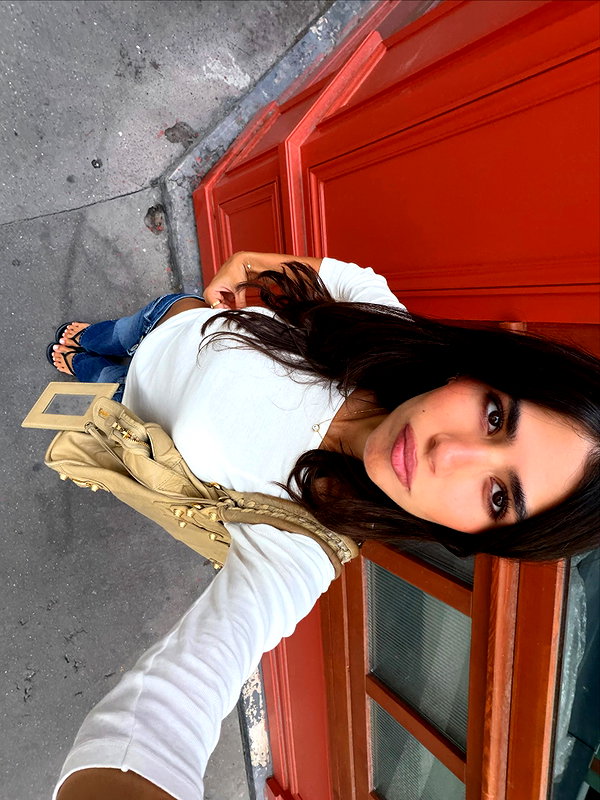 ainaratorneg instagram image archive image