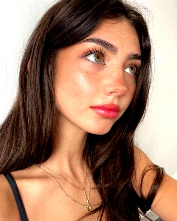 baddiesessence instagram image archive image