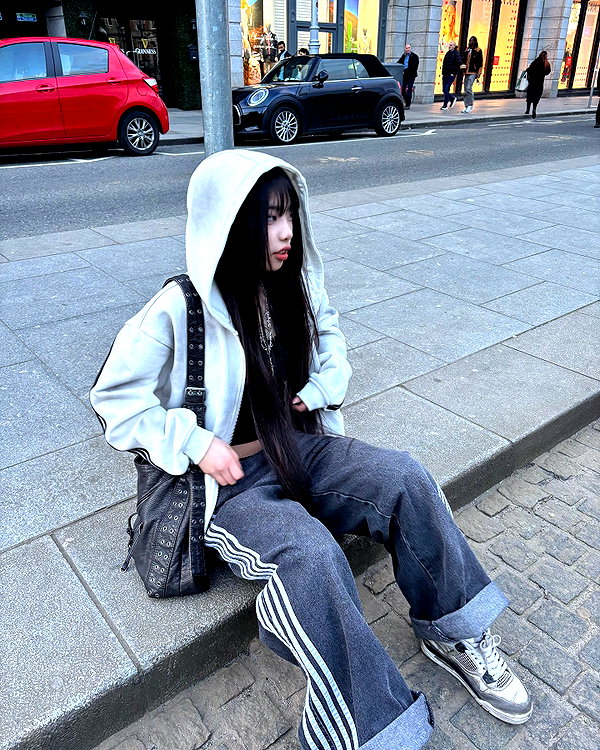 officialmiji640 instagram image archive image
