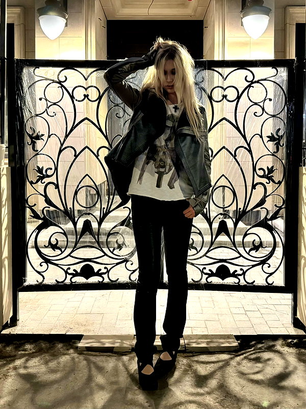 vvelum_ instagram image archive image