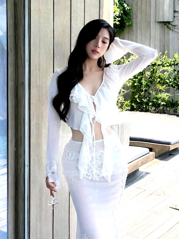 lyhythuedoxinh instagram image archive image