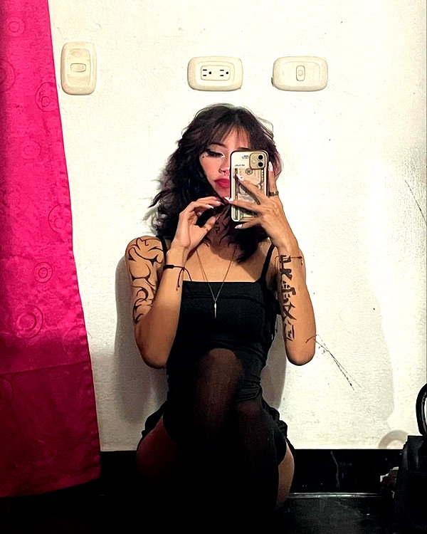 shevaal_x instagram image archive image