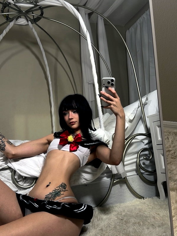 Archived image from @deadangelfiles on Instagram