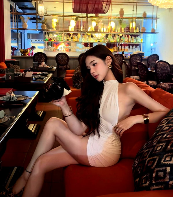 lyhythuedoxinh instagram image archive image