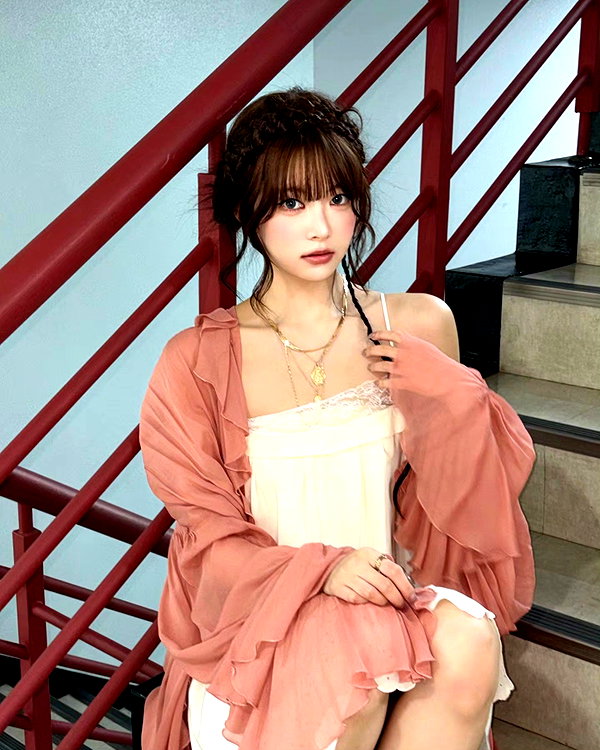 hhh.e_c.v instagram image archive image