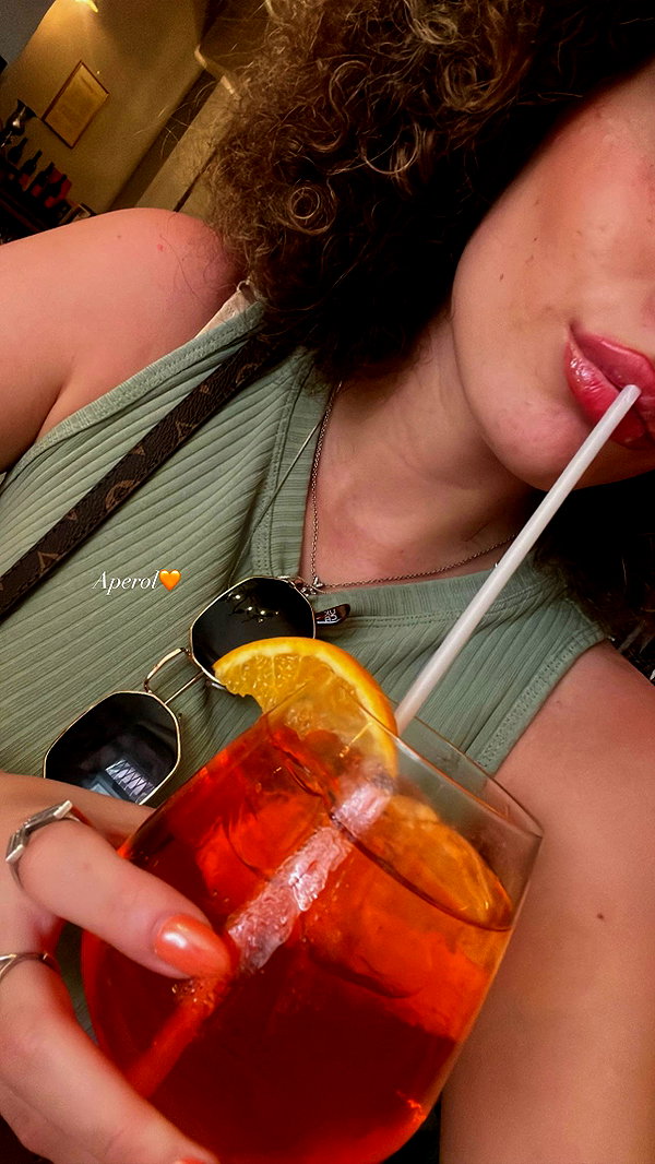 sonia.v._ instagram image archive image