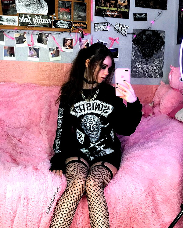 tiny.eviluv instagram image archive image