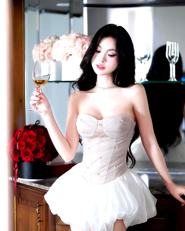 lyhythuedoxinh instagram image archive image