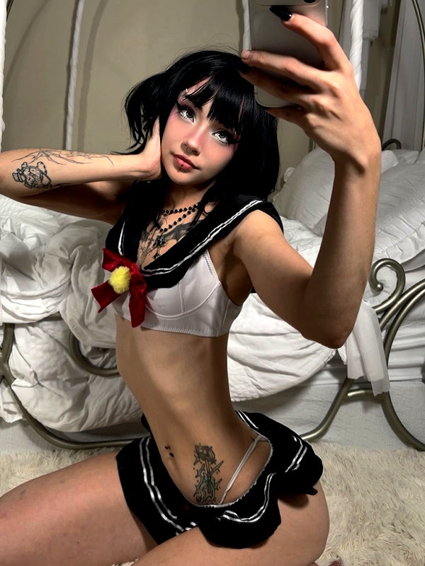 Archived image from @deadangelfiles on Instagram