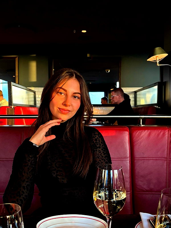 viki_dominev instagram image archive image