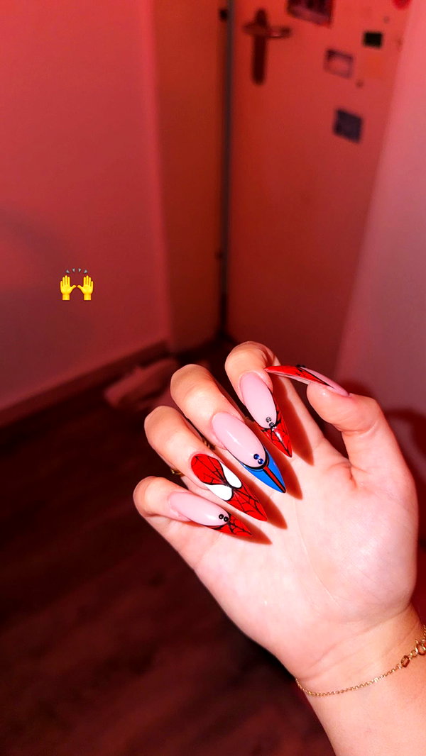mariana.ostap instagram image archive image
