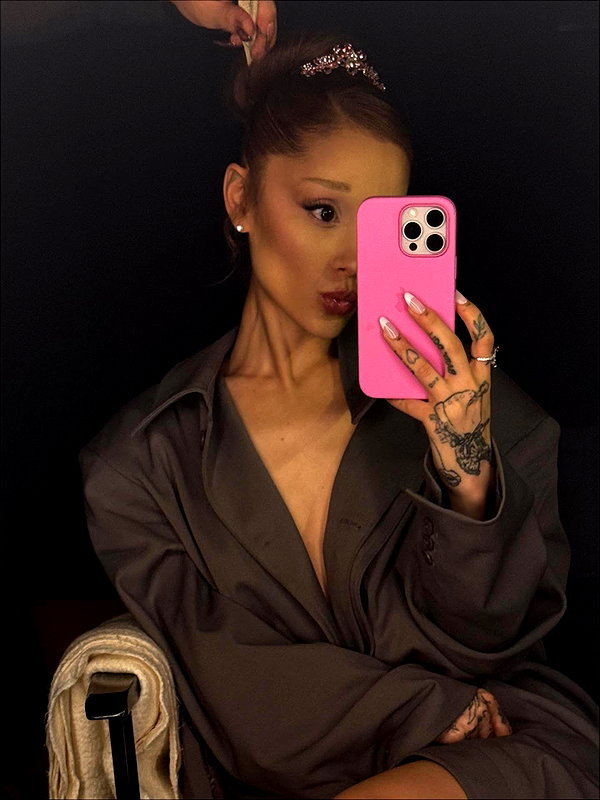 arianagrande instagram image archive image