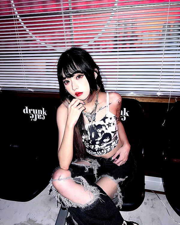 nixqq.425_ instagram image archive image