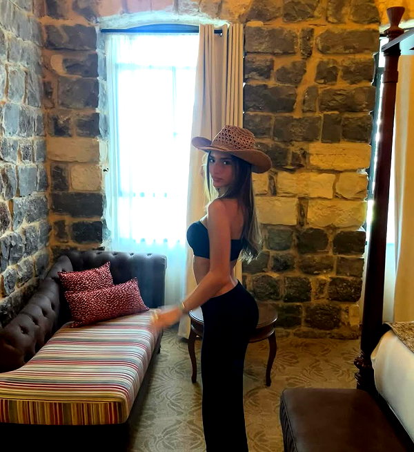 libby_reut instagram image archive image