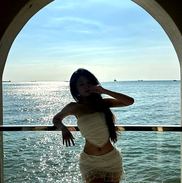 lyhythuedoxinh instagram image archive image