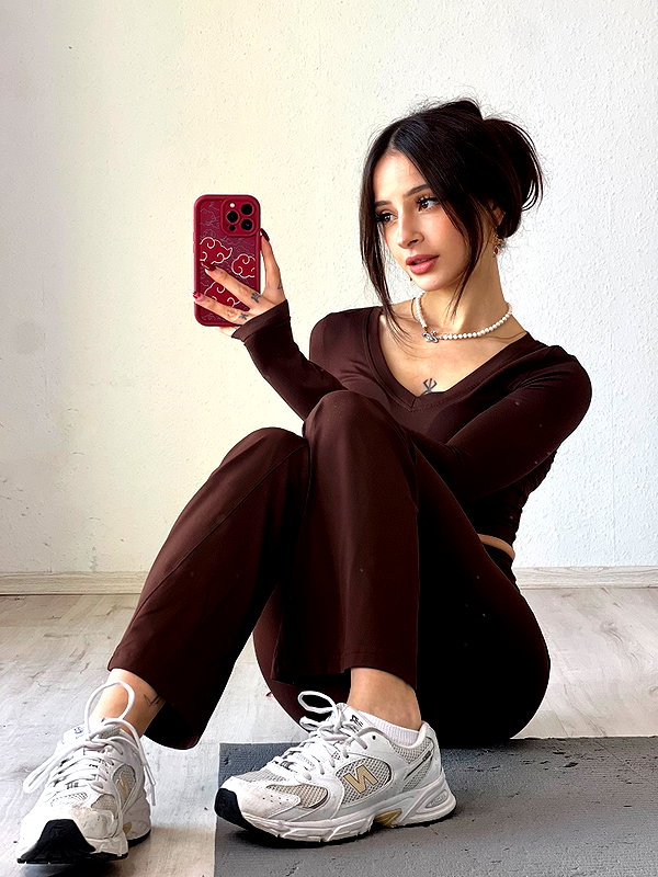 cata.leyah instagram image archive image
