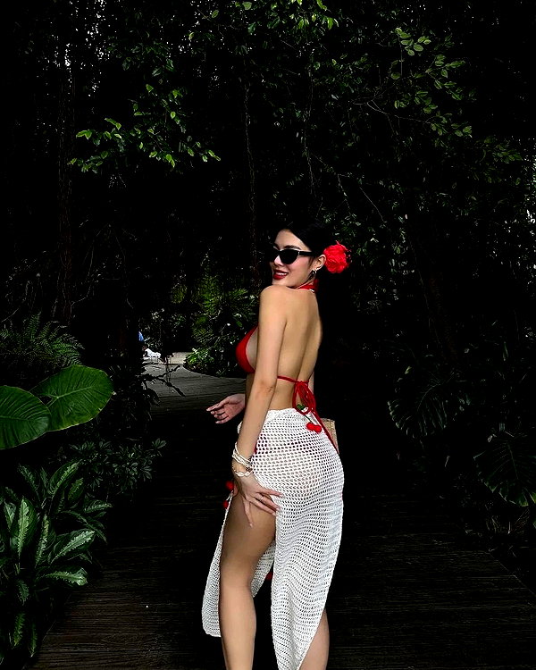 lyhythuedoxinh instagram image archive image