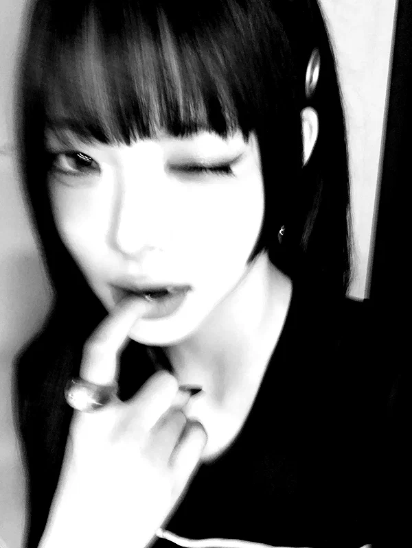 hhh.e_c.v instagram image archive image