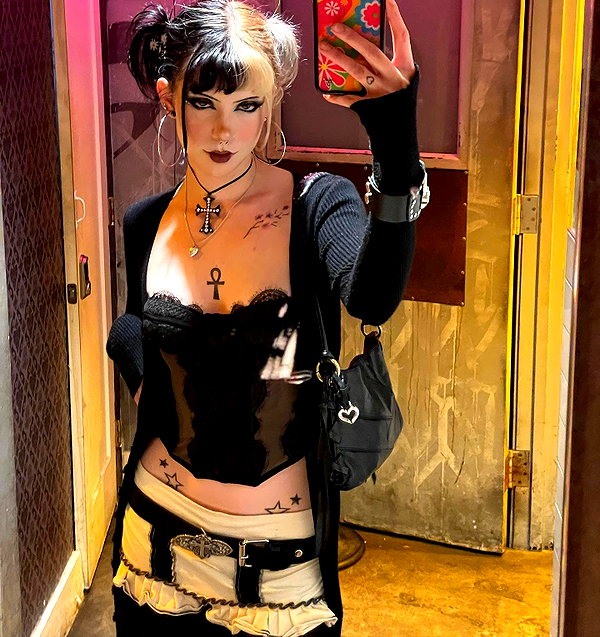 haileylayfield instagram image archive image
