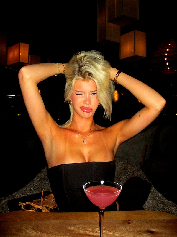 sophiecharlotth instagram image archive image