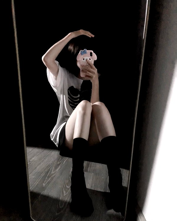 milkyzz_00 instagram image archive image