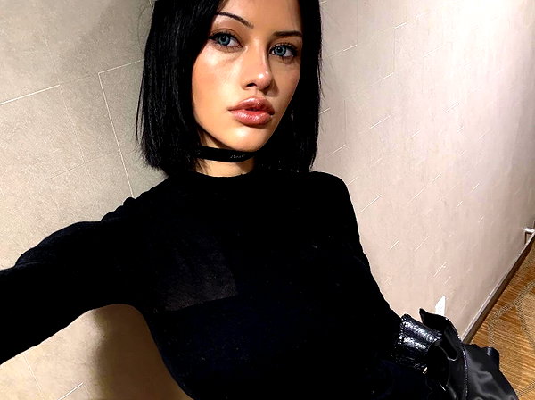 leonanaomii instagram image archive image