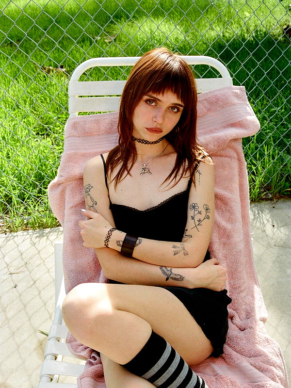 Archived image from @lolabllue on Instagram