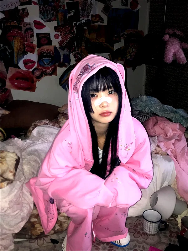 hhh.e_c.v instagram image archive image