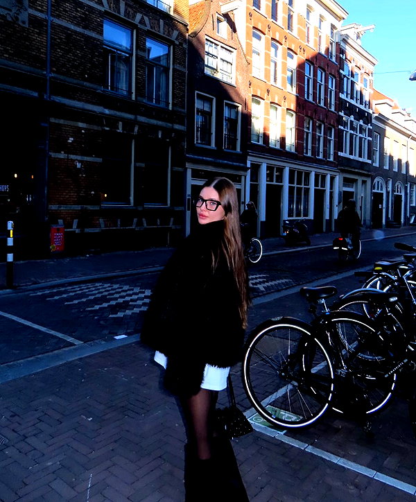 daniella_zeldis instagram image archive image