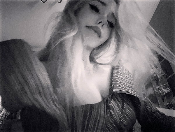 ellerumii instagram image archive image