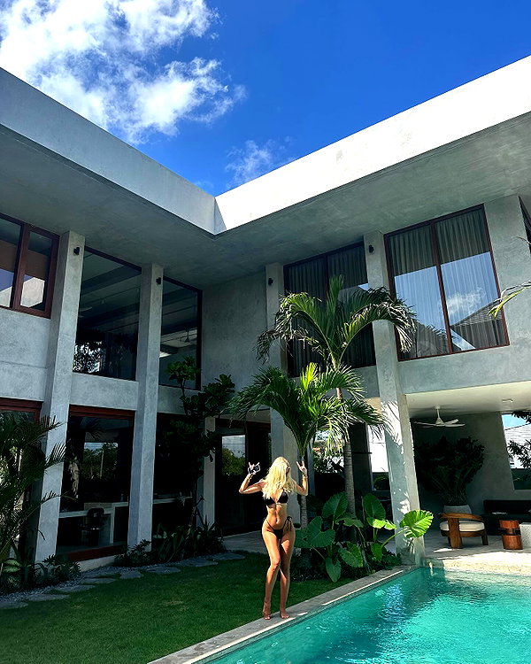 sophiecharlotth instagram image archive image