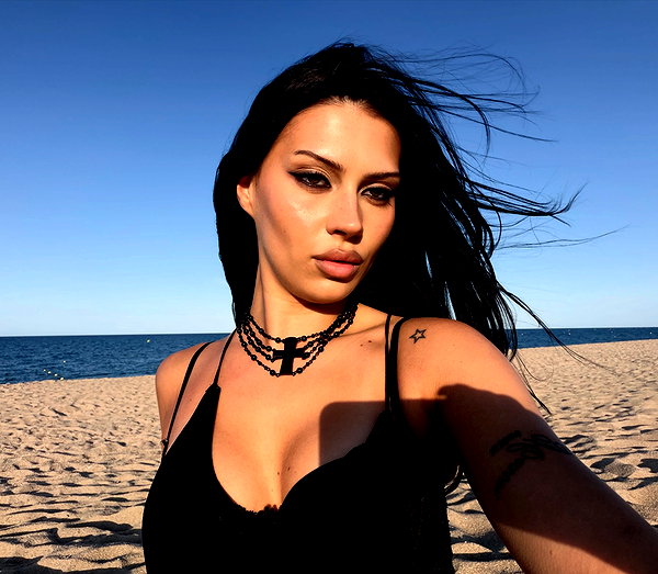karolinaawasik instagram image archive image