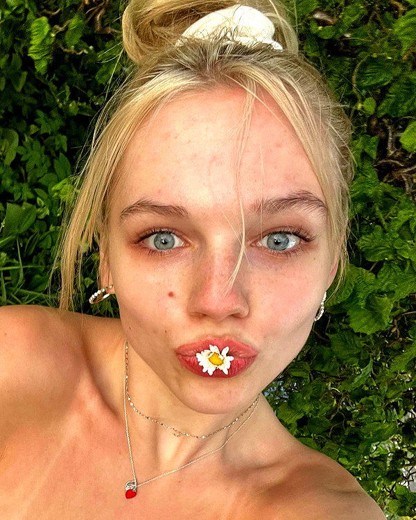 leni.bahr instagram image archive image