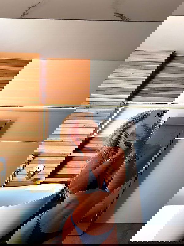 alexis.blond alexis.blond archive image